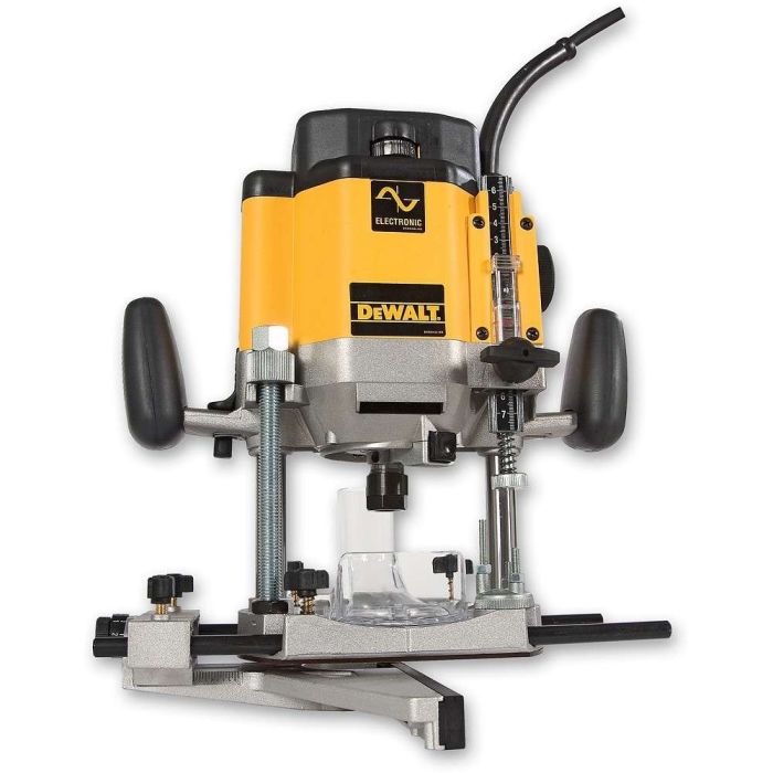 Masina de frezat Dewalt DW625E