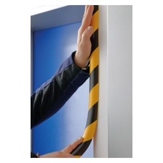 Profil de protectie autoadeziv Dancop pentru colt tip E, 5m, negru/galben